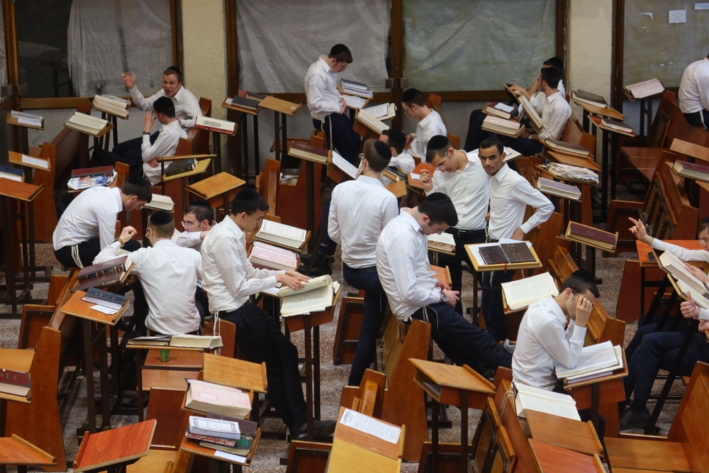 Inviting the Shechinah in Ponovezh