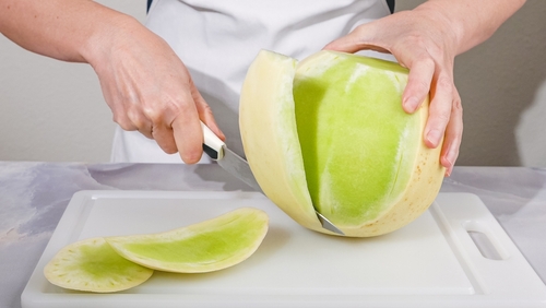 Peeling honeydew - borer