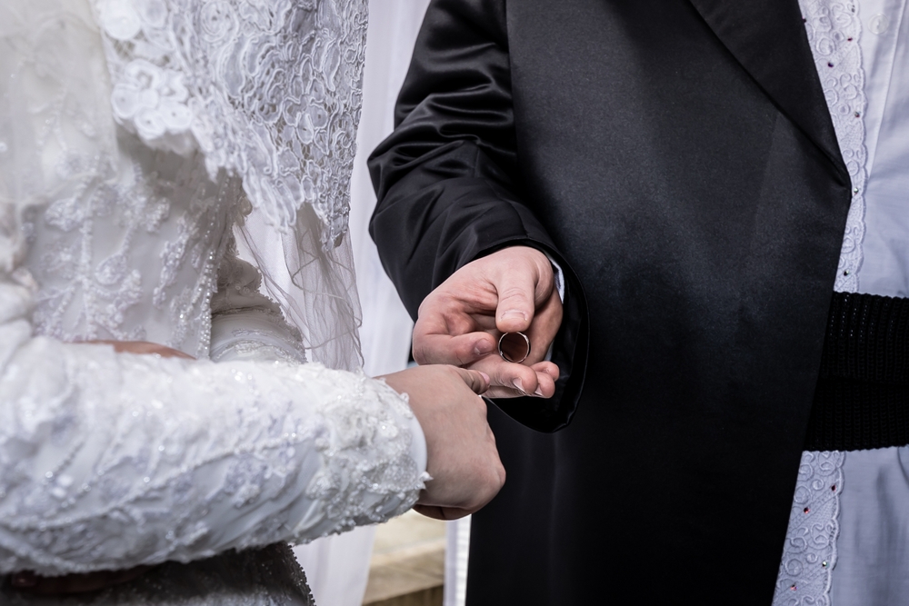 Jewish wedding rituals - betrothal