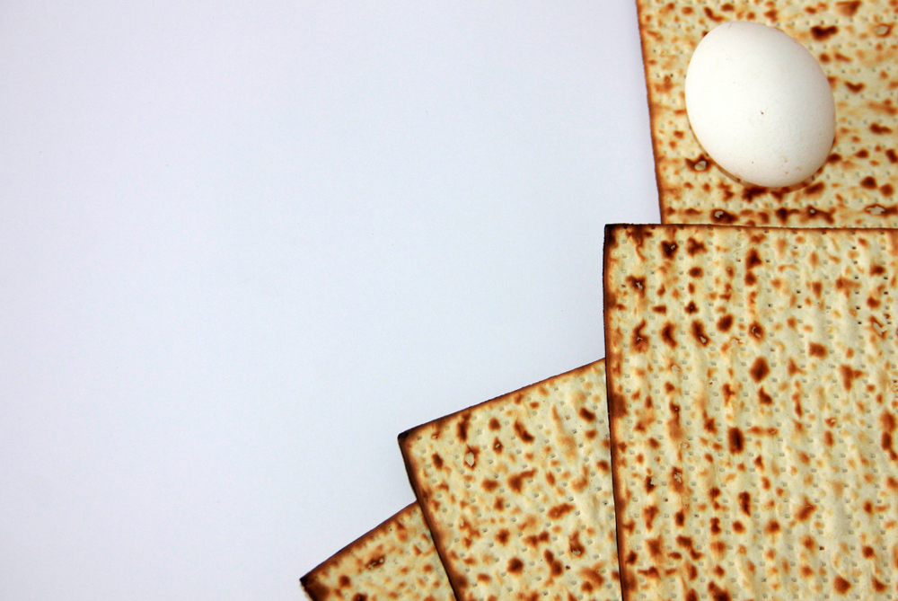 eruv tavshilin with matzah and egg