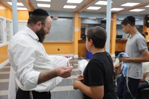 Making tzitzit with joy and infusing it with meaning