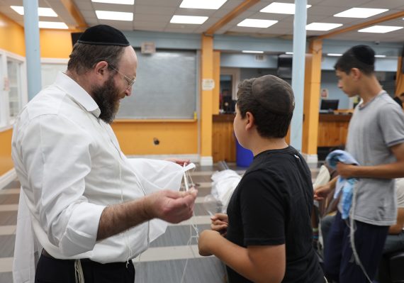 Making tzitzit with joy and infusing it with meaning